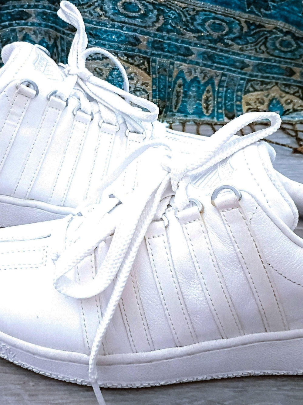 K-Swiss Classic VR White Full Grain Leather Low-Top Athletic Sneakers NEW Size 9